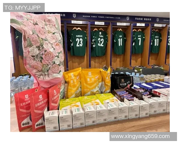 足球球星偷吃零食被拍到 网友惊讶直呼太可爱 竟然也有这一面